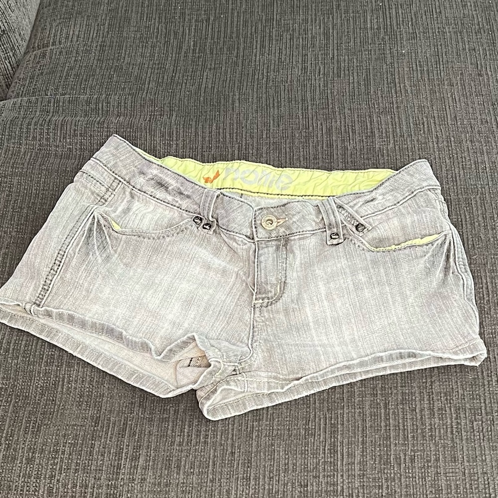 Nollie Shorts Size 5